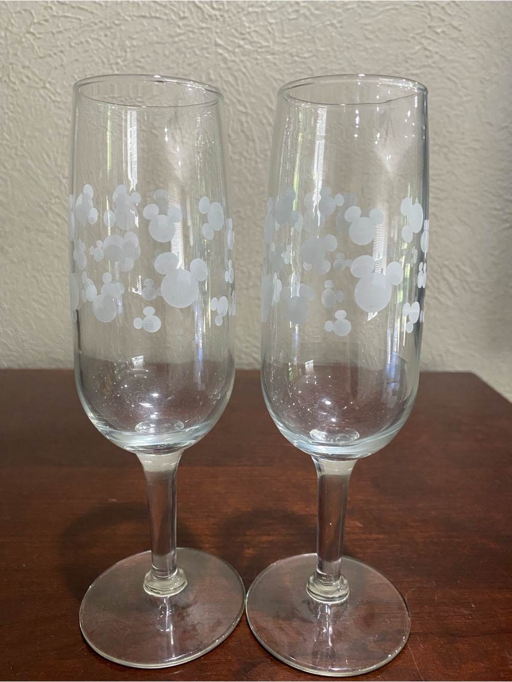 Set of 2, Disney Etched Mickey Mouse Icon, Champagne Flutes